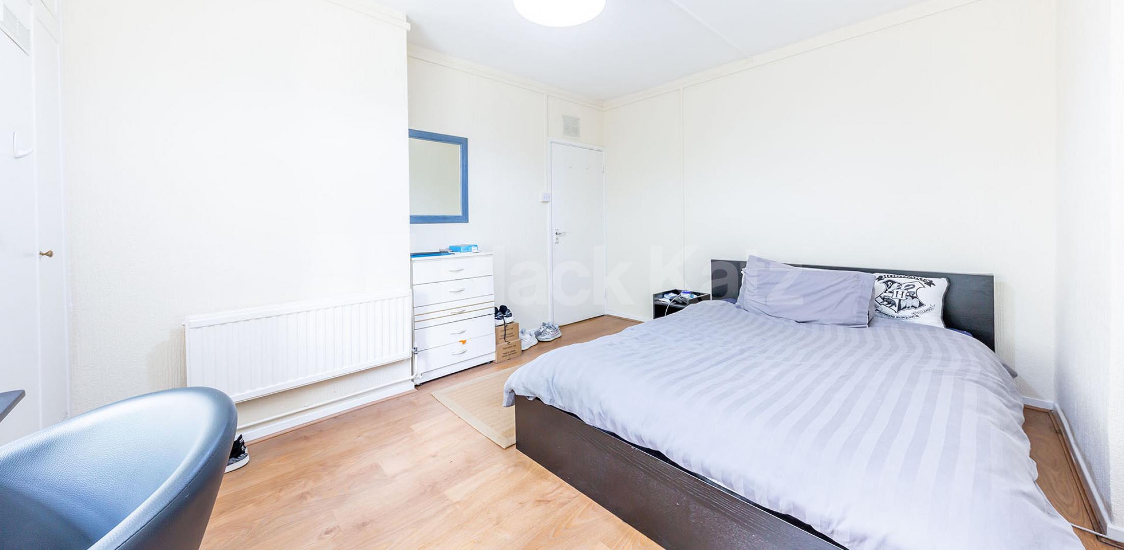 			GOOD FOR 2 SHARERS!, 2 Bedroom, 1 bath, 1 reception Flat			 Chalton Street, CAMDEN / EUSTON